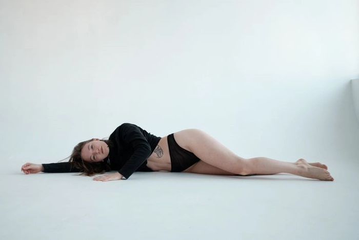 femme avec une culotte menstruelle